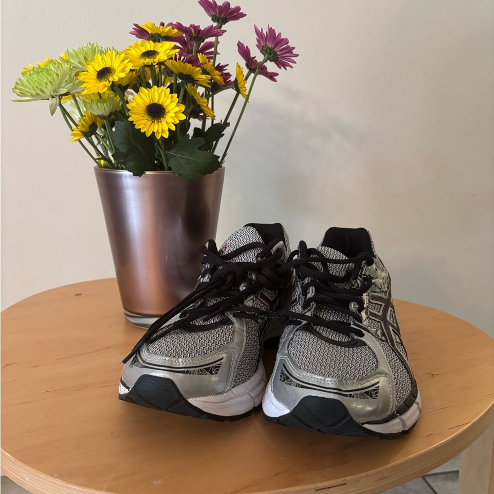 Asics Women's Sneakers in Gray and Black